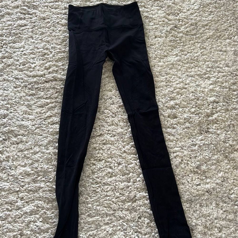 lululemon leggings with limited edition mesh patterning